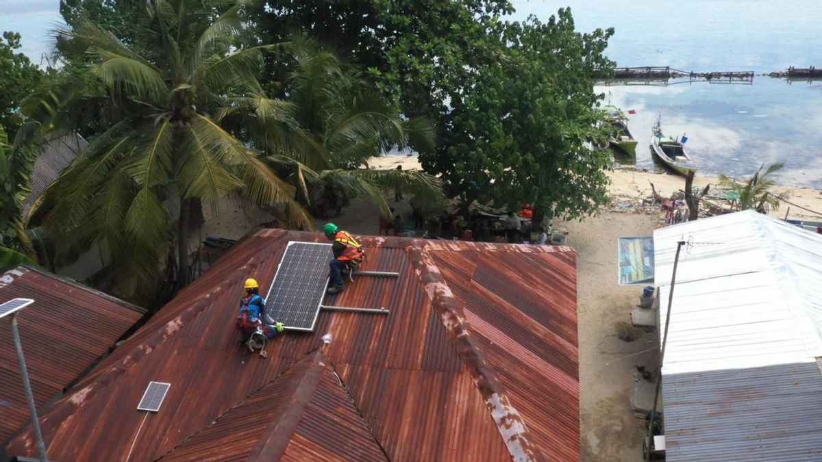 PLN Installs 118 Micro PLTS On The Island In Pangkep, South Sulawesi