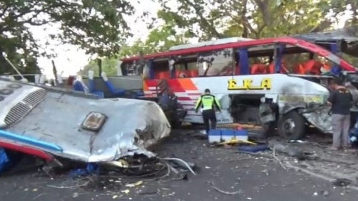 Data Terkini Kecelakaan Ngawi Bus Eka Cepat-Sugeng Rahayu: 3 Orang Meninggal, 14 Orang Luka