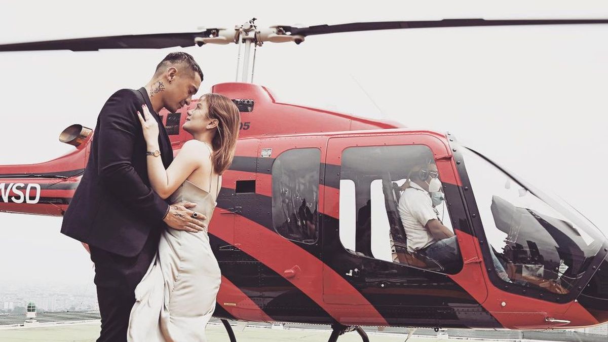 Kejutan Ala Sultan, Miller Khan Lamar Kekasih di Atas Helikopter Lanjut Makan Malam Mewah