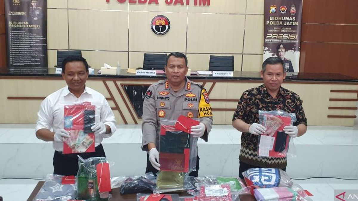 La police de Jatim Bongkar Case de la part de sexe échange de couple à villa de Batu City, les participants ont payé 825 000 IDR