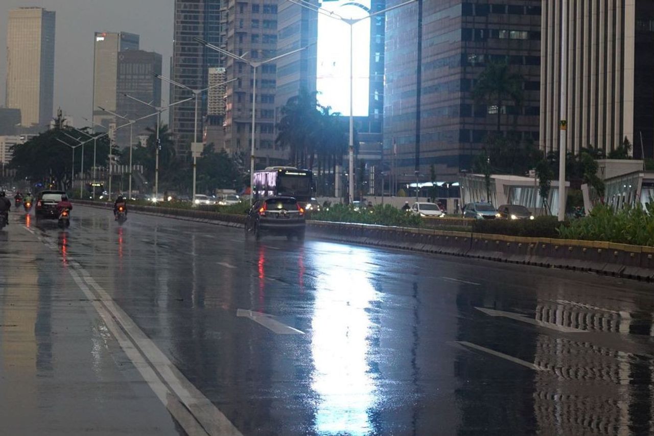 Jakarta This Morning, Rain Was Showered With Light To Heavy Rain