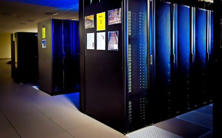 Amerika Gunakan Supercomputer untuk Ciptakan Vaksin COVID-19