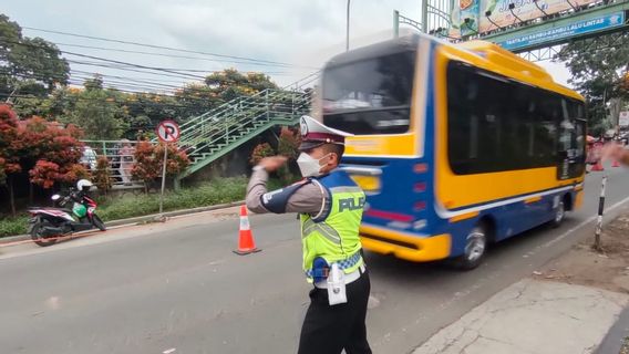 渋滞を説明する、土曜日ラルポレスチマヒは片道26回行う