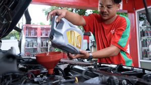 Tak Melulu soal Kilometer, Ini Waktu yang Tepat Ganti Oli Mesin Kendaraan