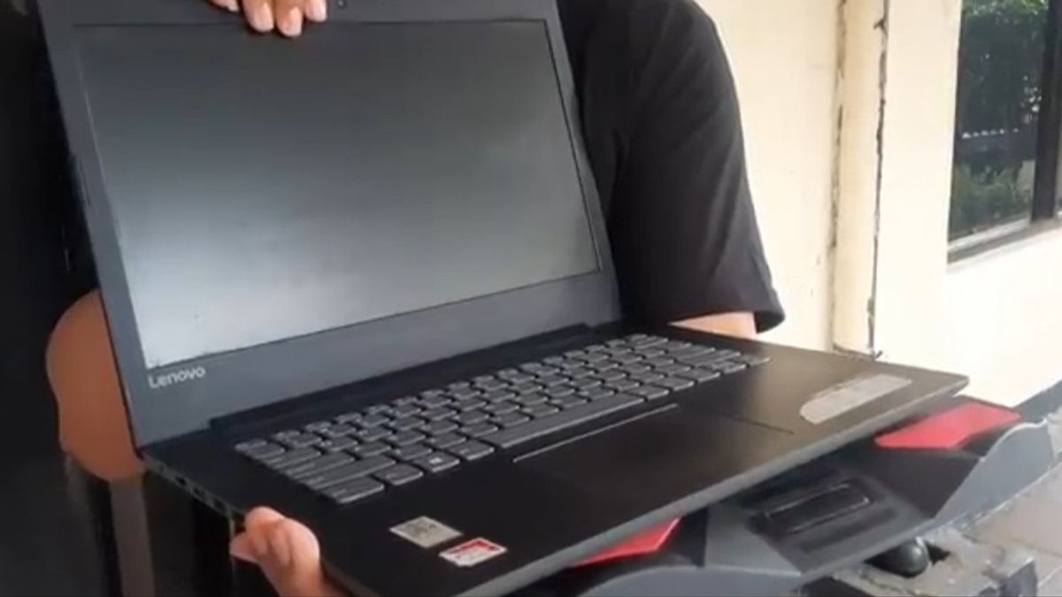 Wanita Penjual Koper di Ciracas Ditangkap Usai Curi Laptop di Rumah Warga