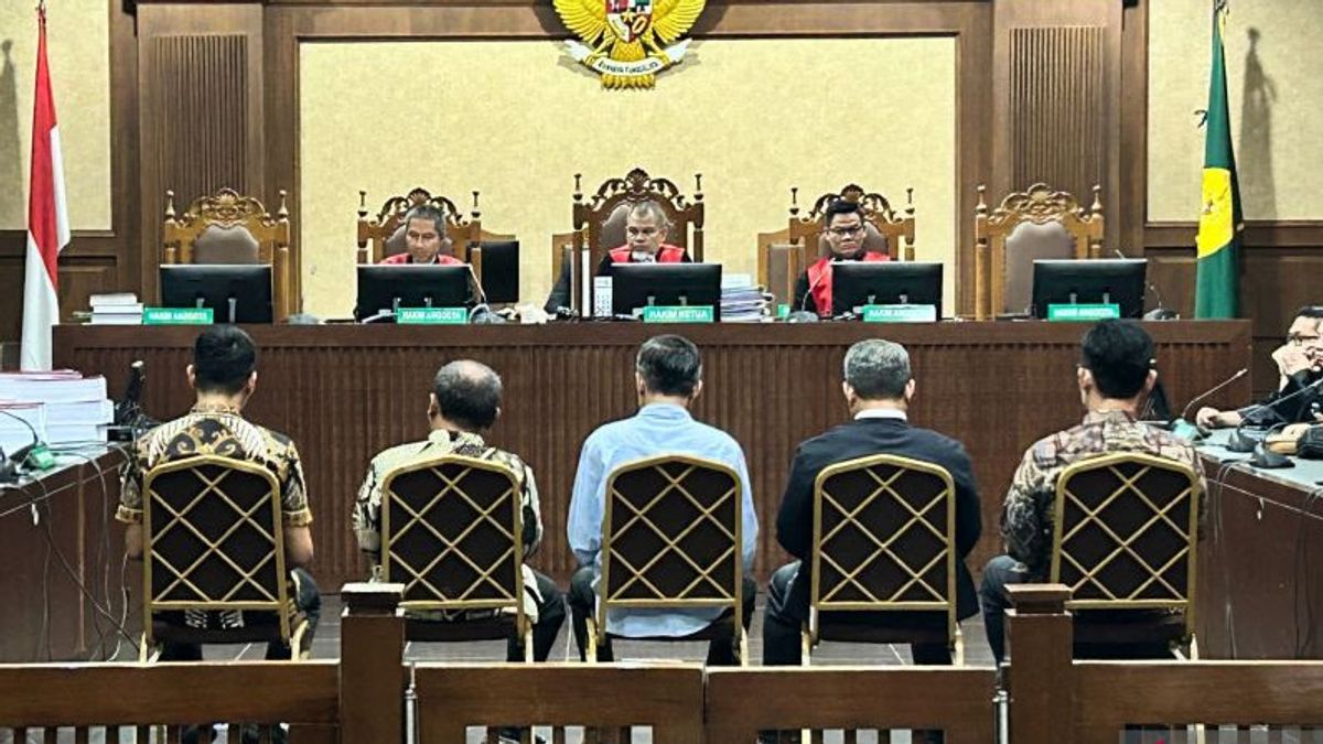 Tiga Hakim “Vonis Lepas" Korupsi CPO Dituntut 12 Tahun Penjara
