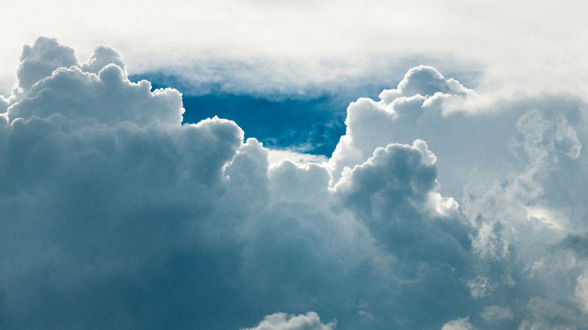 異なる中央スラウェシ自体、他の地域が雨季に入ったにもかかわらず、天気は暑いです