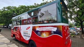 Cool Makassar Metro Tour Bus, 'Recycling' Tangkasaki Garbage Cars