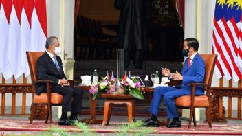 Meeting The PM Malaysia, President Jokowi Gets TKI Protection