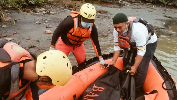 Lompat ke Sungai Saat Penggerebekan Narkoba, Pria di Medan Tewas Terbawa Arus