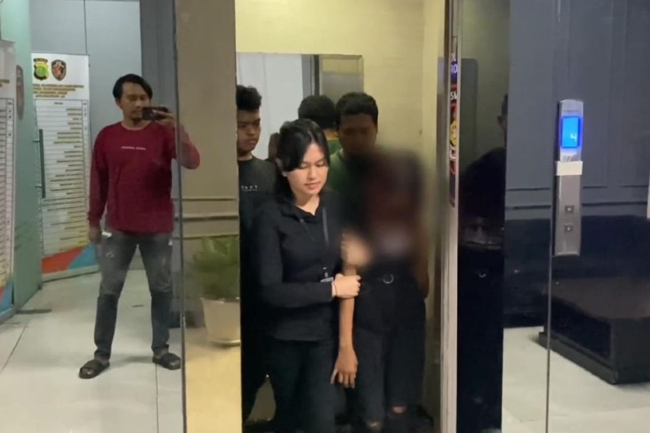 Un propriétaire d’un magasin d’appareils maison à Duren Sawit décédé par son propre fils, malade d’un cœur accusé de vol d’argent