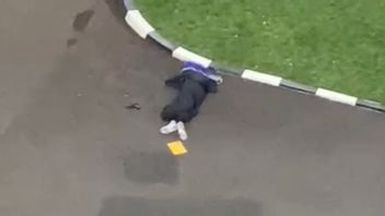 Un Terroriste Présumé Entre Par Balle Au Quartier Général De La Police, Attaque La Police Puis Est Abattu