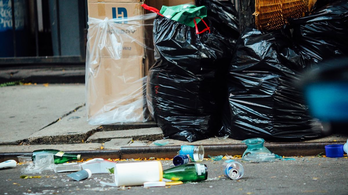 KLHK:「ゴミを無差別に捨てない」というスローガンは昔ながらですが、今は「ゴミを出そう」
