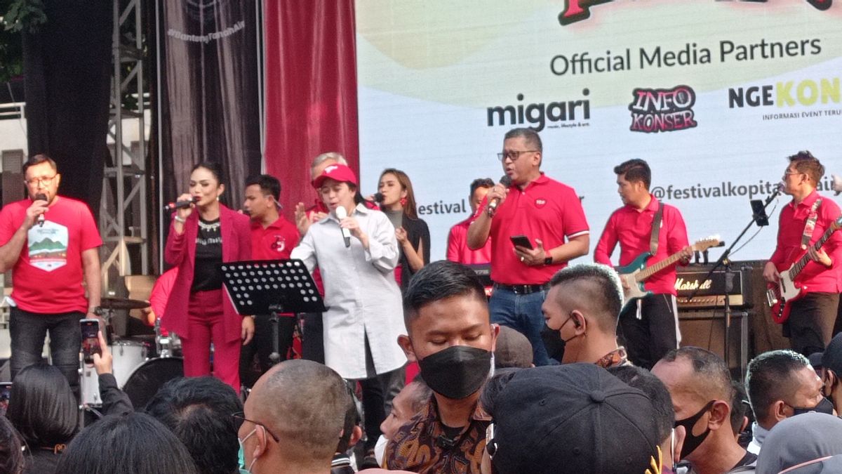 Attending The PDIP Homeland Coffee Festival, The Speaker Of The DPR Shouted 'Mbak Puan President'