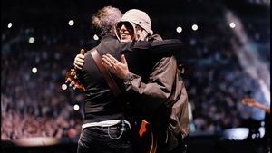 Tanggapi Rumor Oasis Tambah Jadwal Tur Konser, Liam Gallagher: Sampai Jumpa Tahun Depan