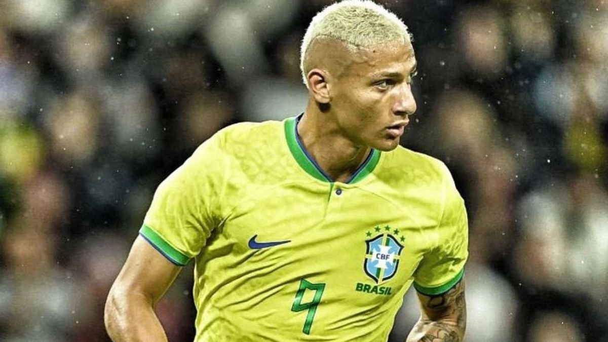 随着时间流逝巴西在2022年世界杯上被淘汰后在酒店哭泣，理查利森差点被球队大巴离开