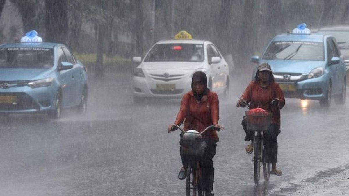 Cuaca Rabu 12 Juni, BMKG Ingatkan Hujan Deras Berpotensi di 10 Wilayah di Tahan Air