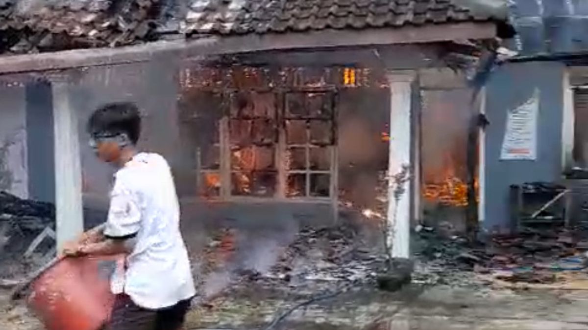 Salon Kecantikan di Tangsel Terbakar Gegara Hair Dryer Korslet 