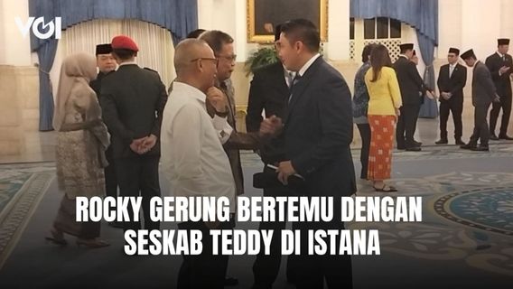 Bertemu dengan Seskab Teddy di Istana, Rocky Gerung Berikan Pesan