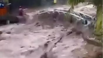 Aliran Sungai Meluap, Banjir Bandang Rendam Area Wisata Guci Tegal