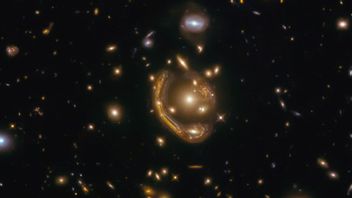 爱因斯坦的环90亿光年远被哈勃望远镜捕获，研究人员计算其寿命