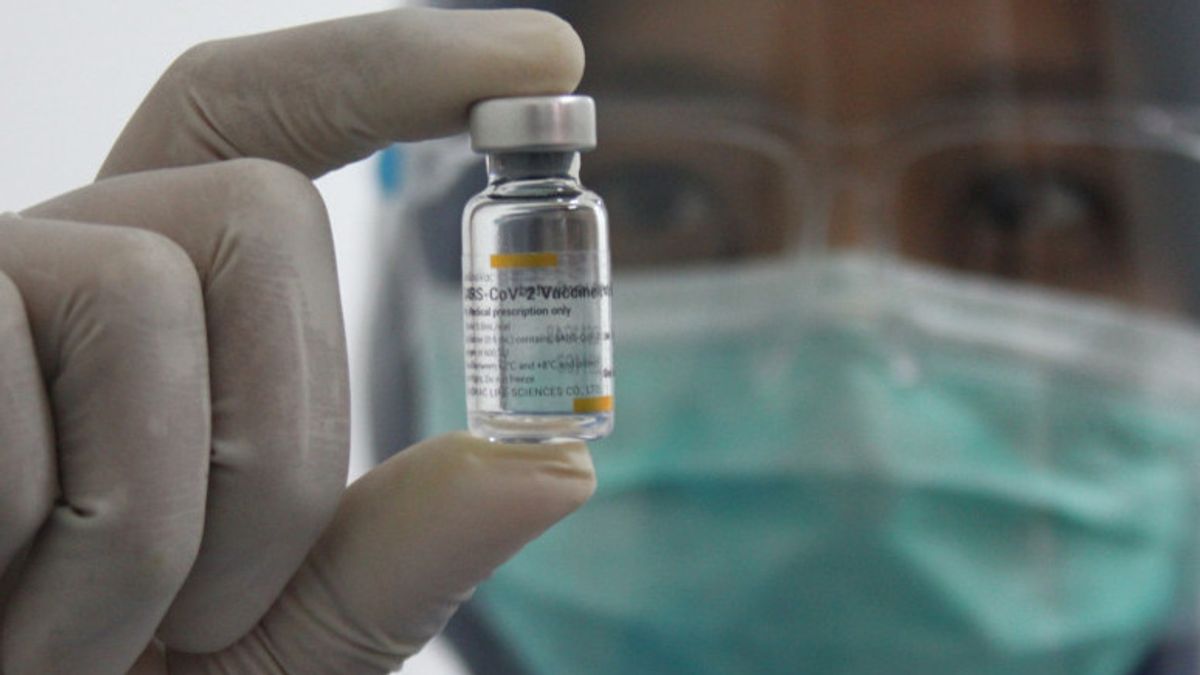 コフィファ州知事:東ジャワは第2用量に420万ワクチンを供給する必要がある