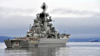 أكبر سفينة حربية سطحية في العالم بيوتر فيليكي تقود الأسطول الشمالي الروسي إلى القطب الشمالي