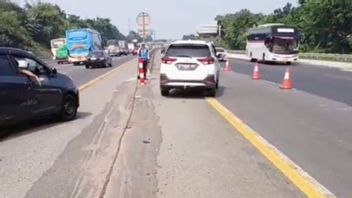 rénal réduit la distance de contournement de trafic sur la route à péage Jakarta-Cikampek