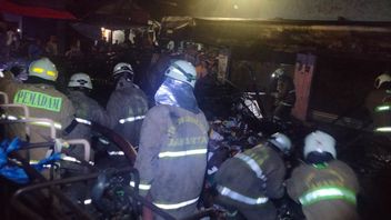Gara-gara Bocah Main Petasan, 6 Ruko dan 15 Kios di Cakung Jaktim Ludes Terbakar