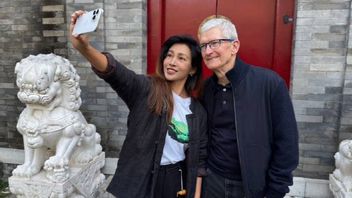 Tim Cook Kunjungi China: Bertemu Pengembang, Musisi, dan Fotografer Terkenal