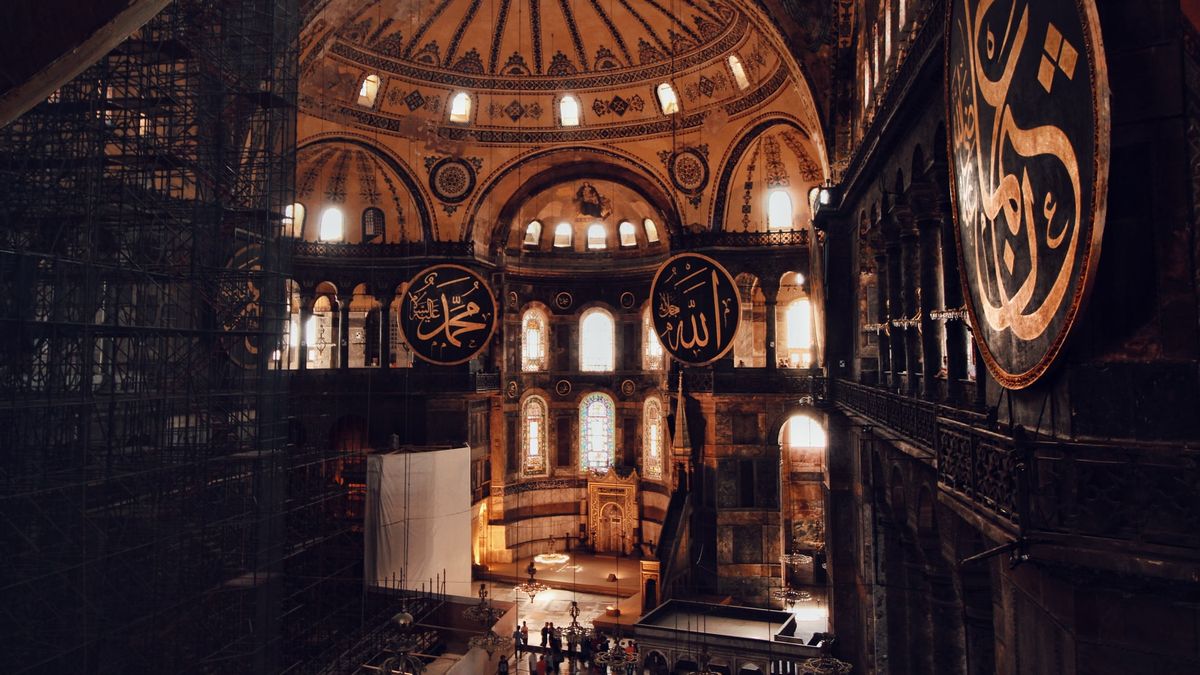 トルコがアヤソフィアの地位をモスクに変えたためのギリシャの失望