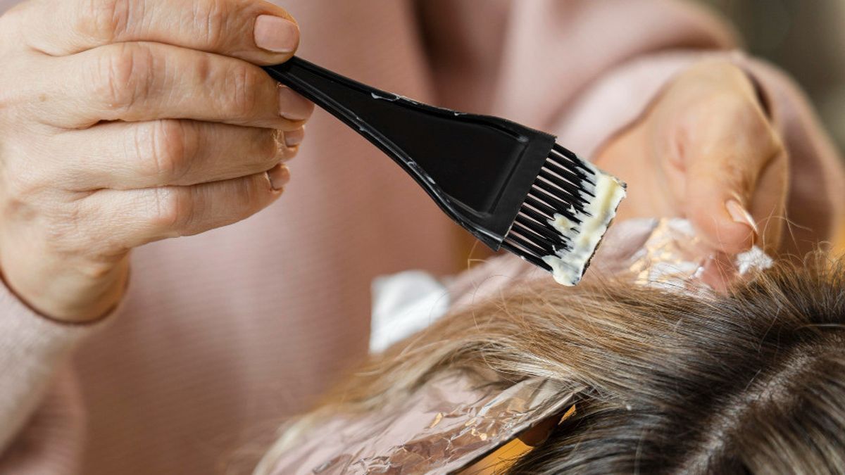 Cara Menghilangkan Cat Rambut di Tangan dengan Mudah