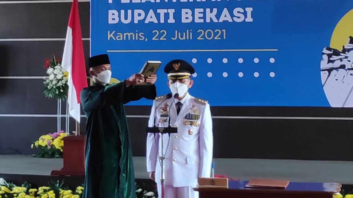 Lantik Penjabat Bupati Bekasi, Gubernur Jabar: Segera Turun ke Bawah Tangani Pandemi