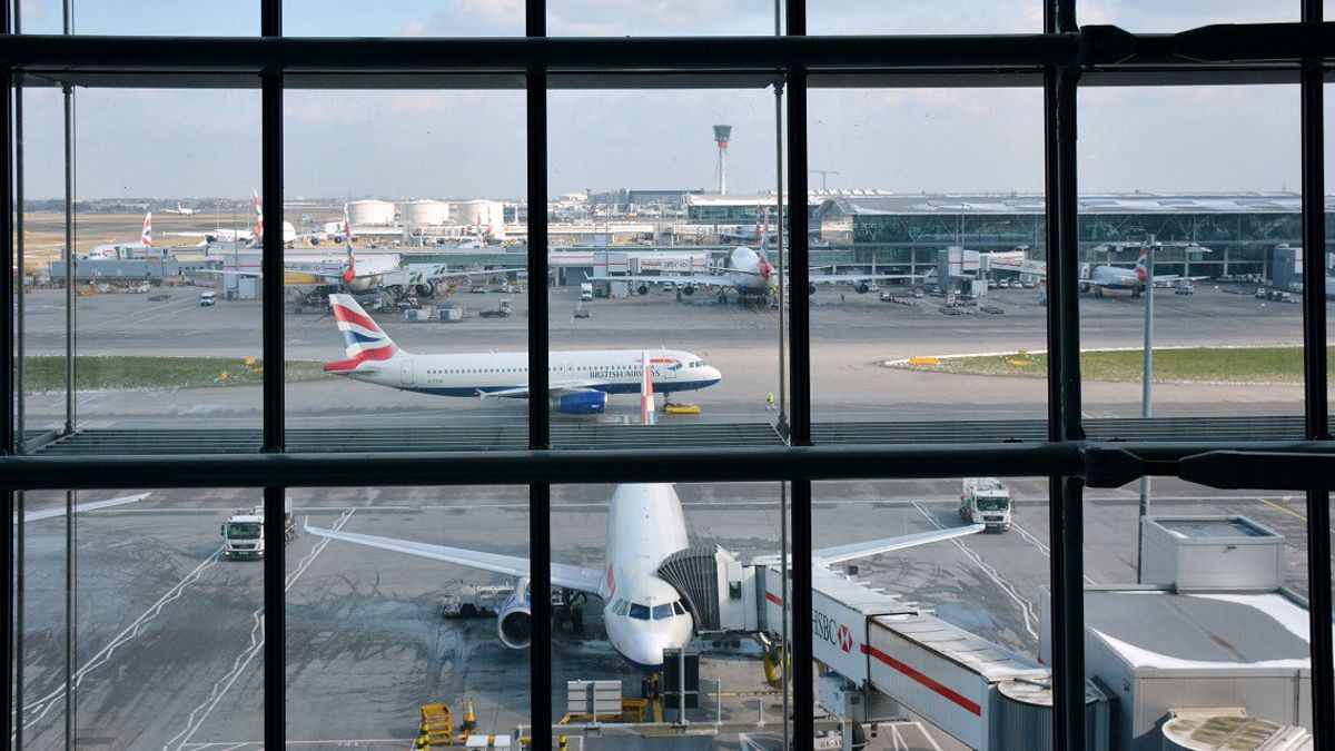 1日あたりの乗客数を10万人に制限、ロンドン・ヒースロー空港が航空会社に夏季チケットの販売停止を要請
