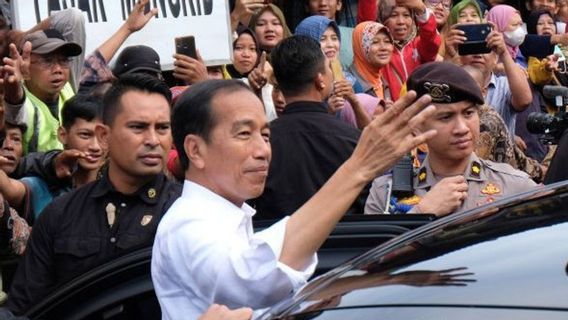 Critique abondante de la communauté universitaire à Jokowi : traces historiques et réflexions de la démocratie indonésienne