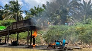 Polres Indragiri Hulu Riau Musnahkan 10 Rakit Tambang Emas Tanpa Izin