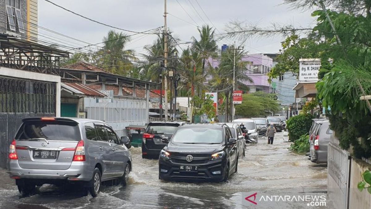 Banjir di Palembang; Genangan Air Hampir 1 Meter Rendam Sejumlah Kawasan
