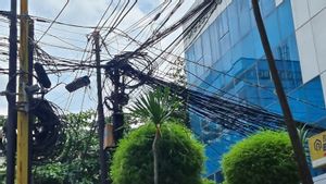 Prihatin dengan Kondisi Kabel Udara di Jakarta Pusat, Kapan Dipindahkan ke Bawah Tanah?