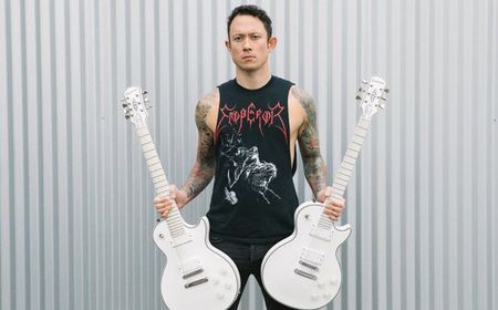 Kala Vokalis Trivium Menginterpretasi Crazy Train