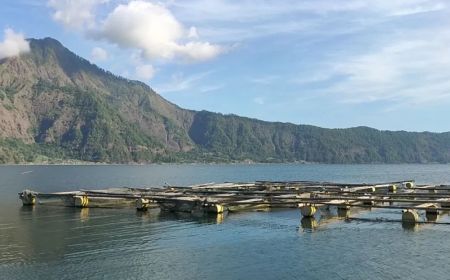 Viral Kepulan Asap di Danau Batur, Pj Bupati Bangli: Bukan Kebakaran Hutan Tapi Sampah 