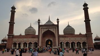 New Delhi Hit By Lightning Storm: Causes Death And Injury, Historic 16th Century Mosque Damaged