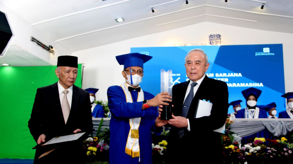 TP集团Rachmat获得帕拉马迪纳大学颁发的奖项，直到谈论黄金印度尼西亚2045年，缅怀并钦佩Nurcholis Madjid