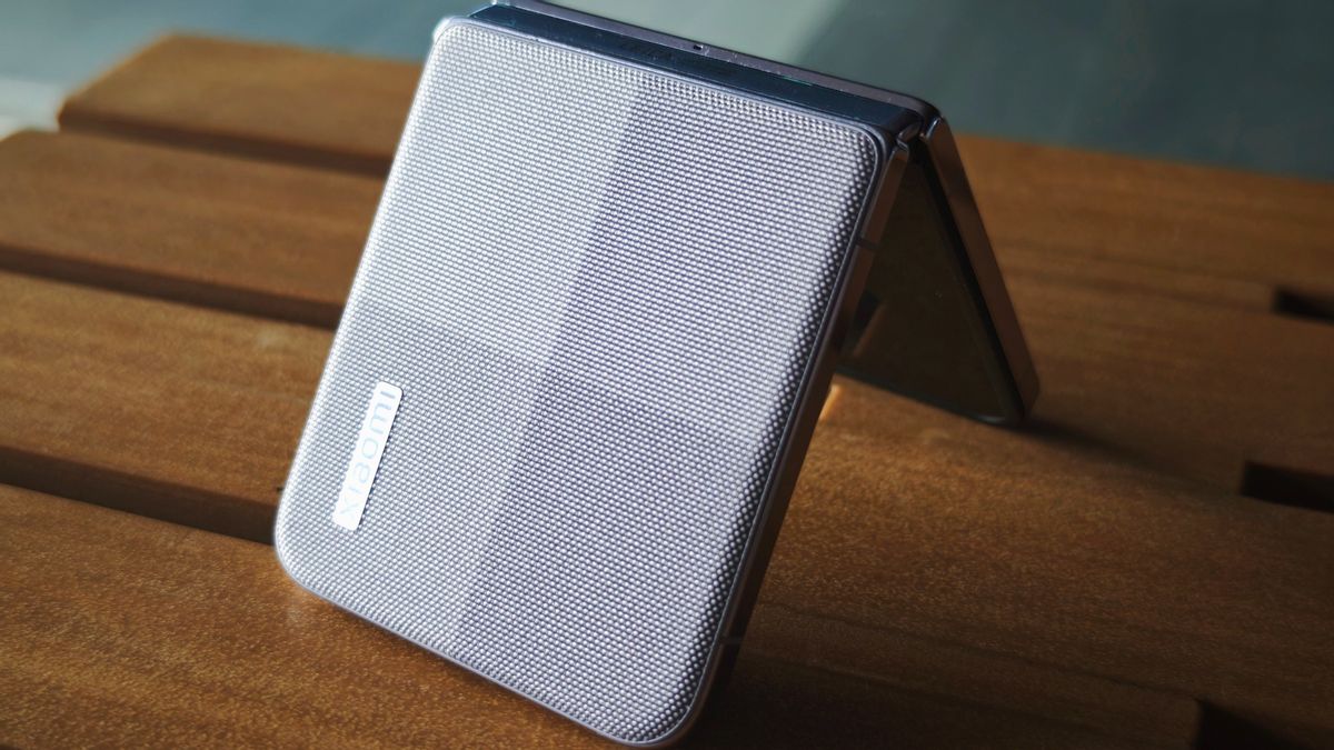 Xiaomi fabrique un téléphone mix flip en tissu en nylon