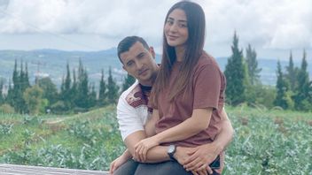 Usai Menikah dengan Ali Syakieb, Margin Wieheerm Ketahuan Jadi Pemandu Karaoke