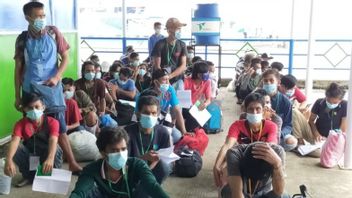 In Two Days, Malaysia Expelled 254 Troubled Indonesian Migrant Workers To Nunukan