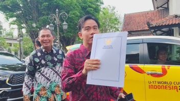 Gibran présente une lettre de démission à la DPRD de la ville de Surakarta