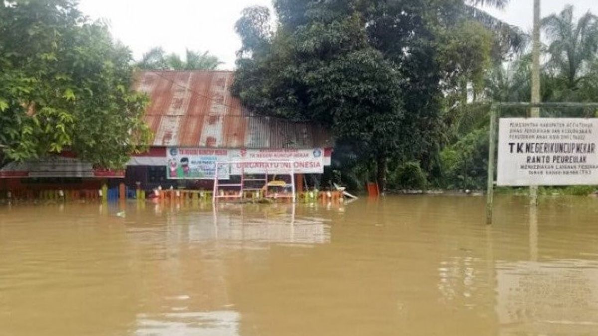 Près De 200 écoles à East Aceh Ont été Inondées
