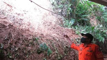 Glissement De Terrain à Sukabumi Jebol Ponpes Yaspida, Santri Âgé De 11 Ans Tué Enterré
