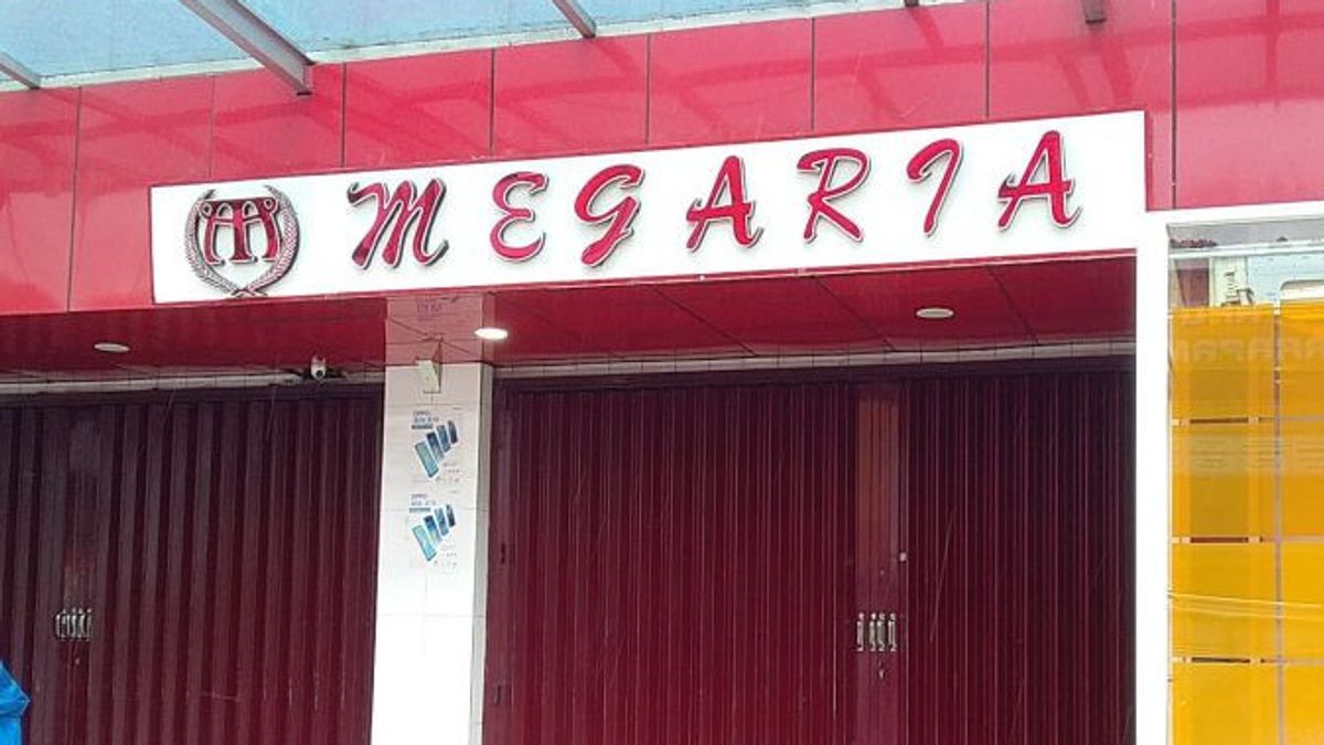 サンギエのメガリアスーパーマーケット, 北スラウェシはすでにIDRで食用油を販売しています 1リットルあたり 14,000
