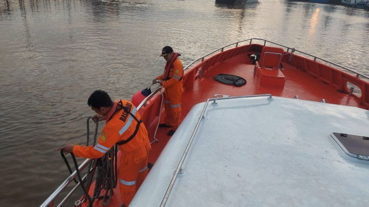 "If You Help Your Wife, Your Husband Fell From The Ship And Was Dragged By The Current In Dumai, Basarnas Is Still Searching"